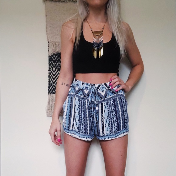 Tribal Shorts - Picture 2 of 6